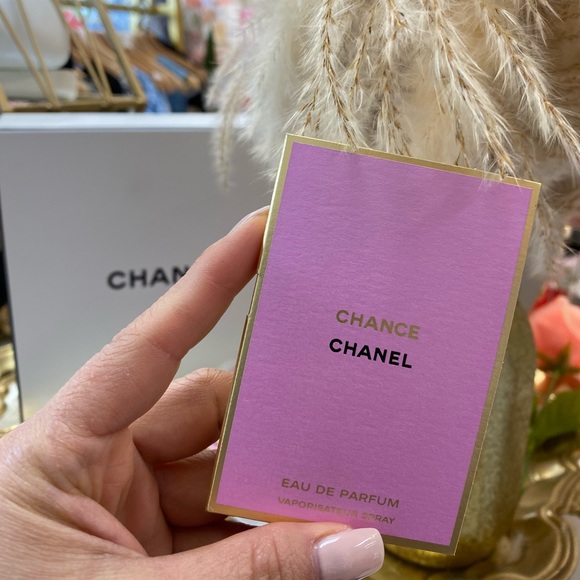 Chanel EAU Parfum.  Vaporisateur Spray - Picture 2 of 3